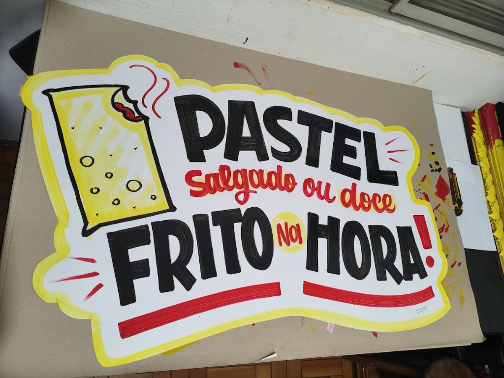 Cartaz Recortado Pastel Frito na Hora Salgado ou Doce