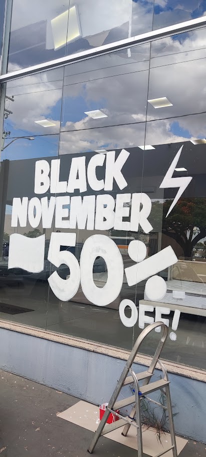 Letreiramento em Vidro de Vitrine